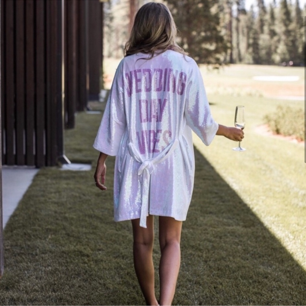 Hayley Paige Wedding Day Vibes Robe Size Medium